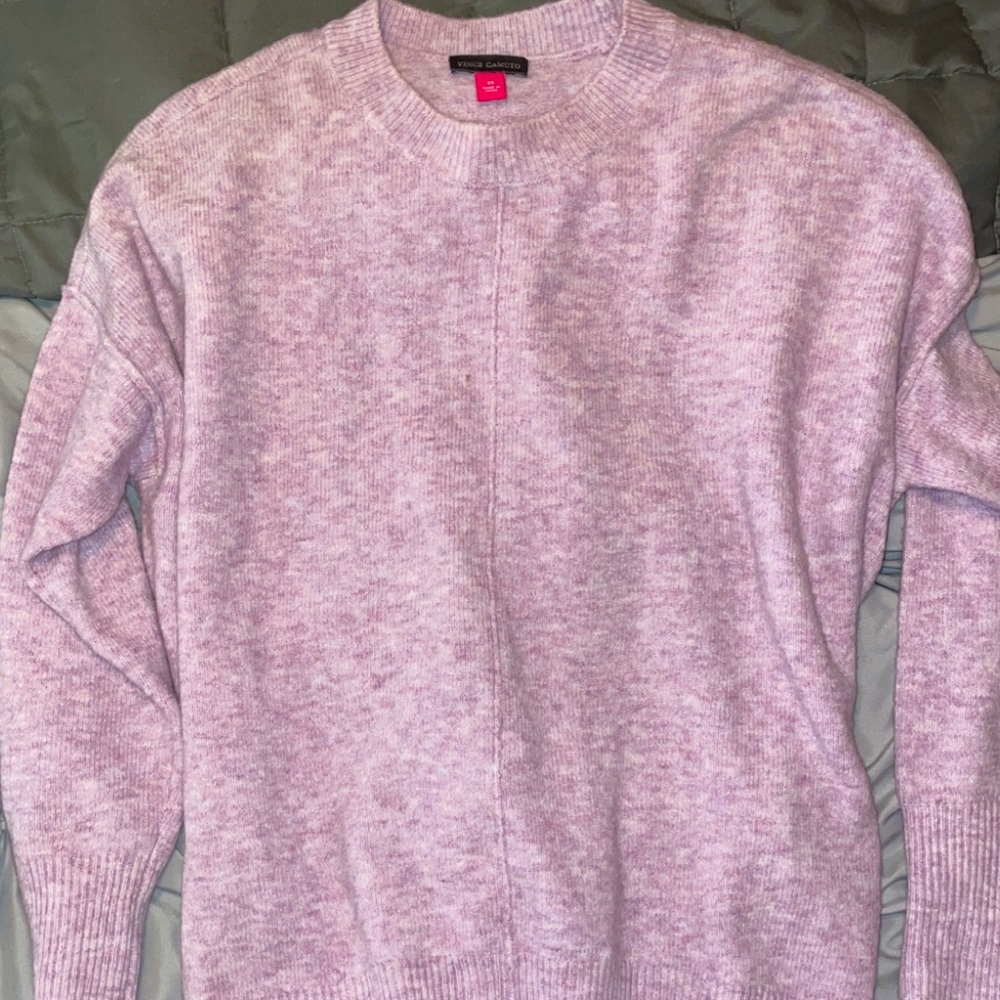 VINCE CAMUTO lilac sweater